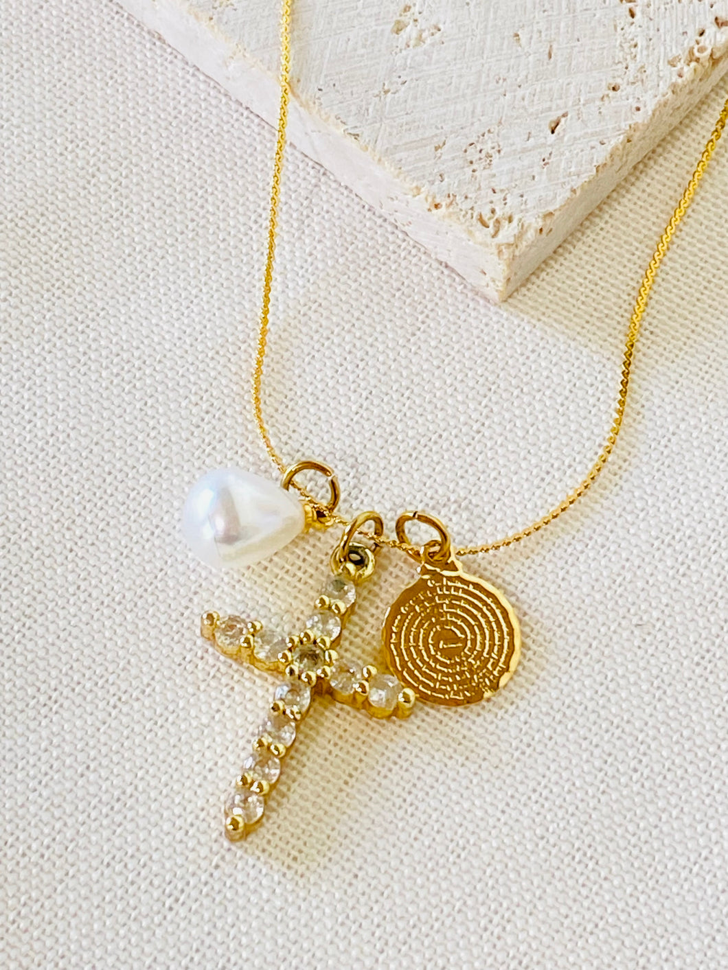 ELISABET NECKLACE