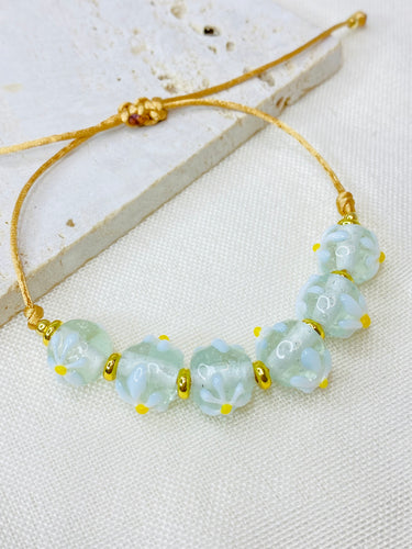 WITHE DAISY BRACELET
